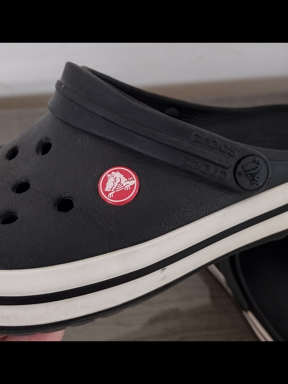 Black Clog Shoes with White Trim - Crocs Classic Comfort M 4 / W 6 - Picture 3 of 8